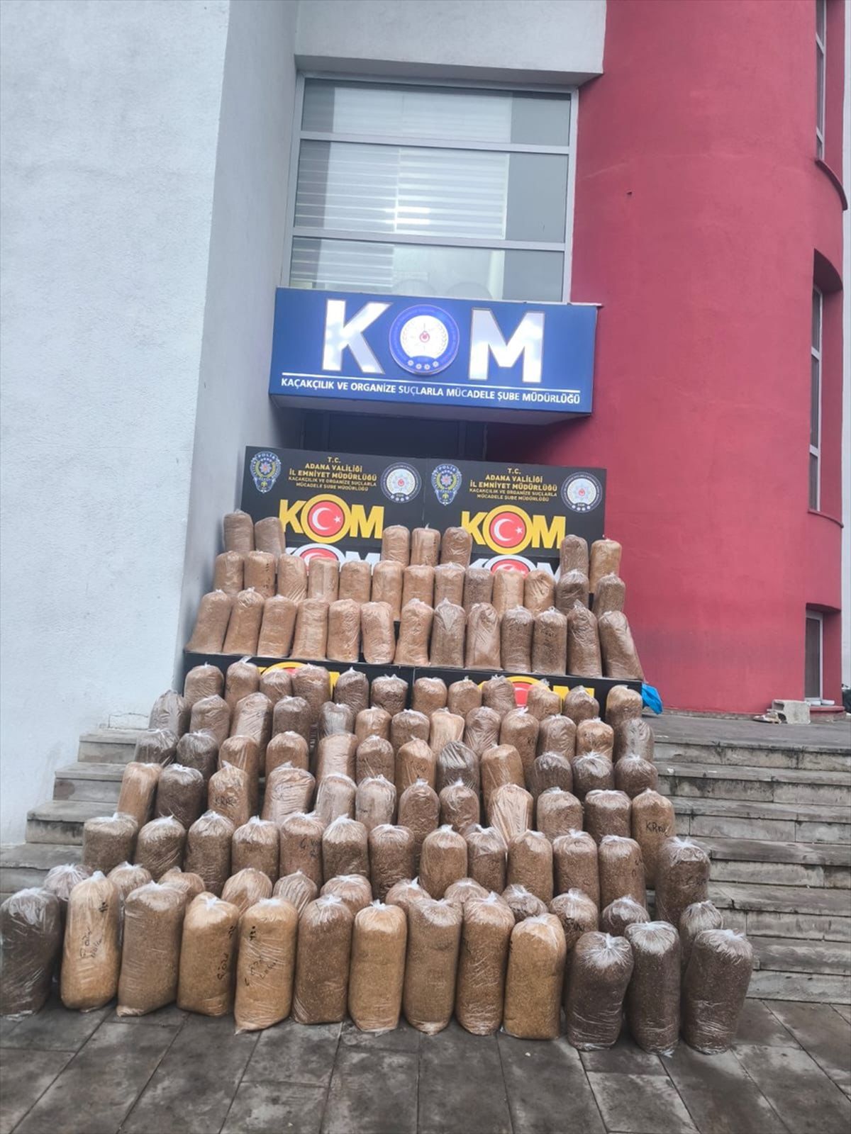 Adana\'da 600 kg Kaçak Tütün Ele Geçirildi