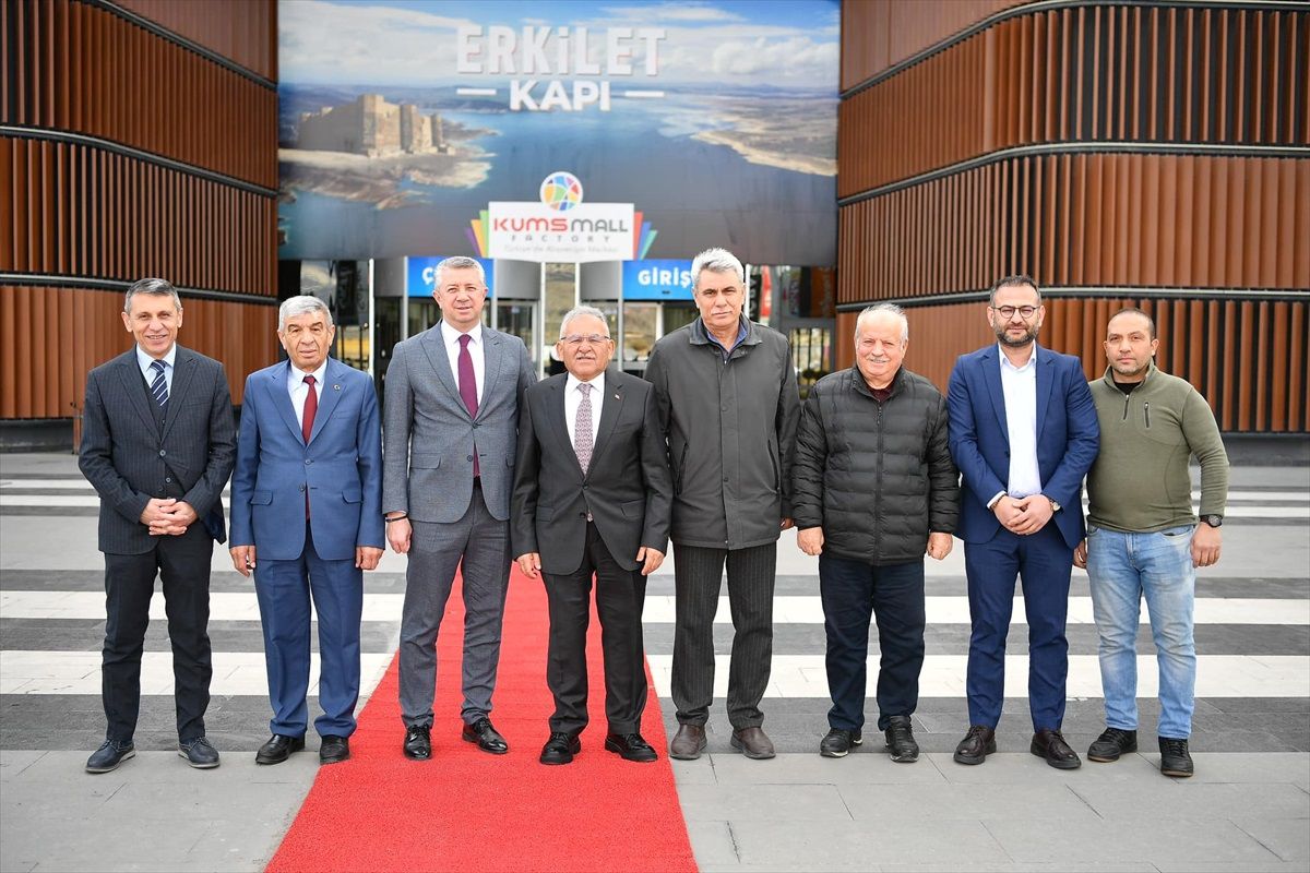 Büyükkılıç Kumsmall AVM\'yi Ziyaret Etti