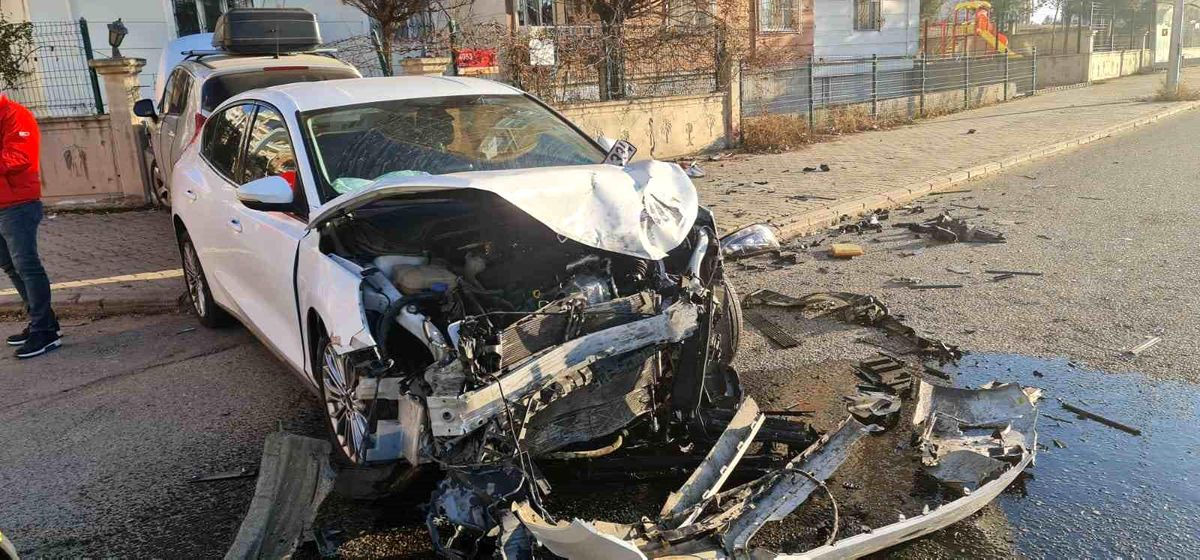 Batman\'da Trafik Kazası: 2 Yaralı