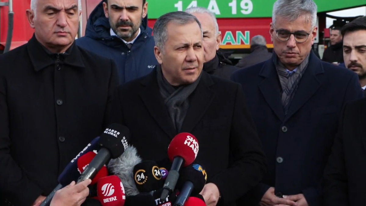 Bolu\'daki Yangın Faciasında 66 Can Kaybı