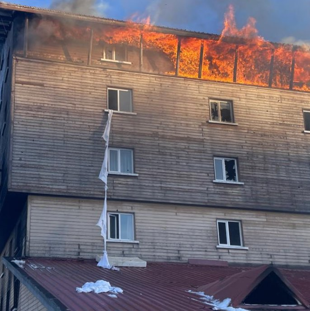 Bolu'daki yangından kahreden detaylar: Battaniye getirin, bebeğimi atacağım