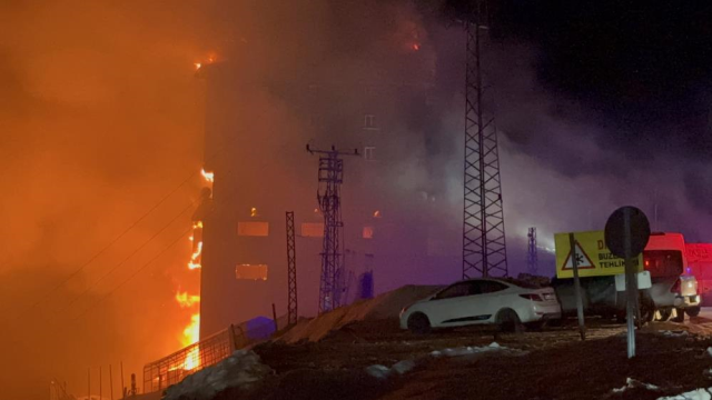 Bolu Valisi Aydın: Otel yangınındaki vefatlardan 2'si panikle atlamak suretiyle oluşuyor