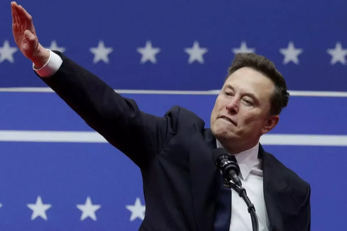 Elon Musk\'ın hareketi Trump\'ın yemin törenine damgasını vurdu: Herkes Nazi selamına benzetti