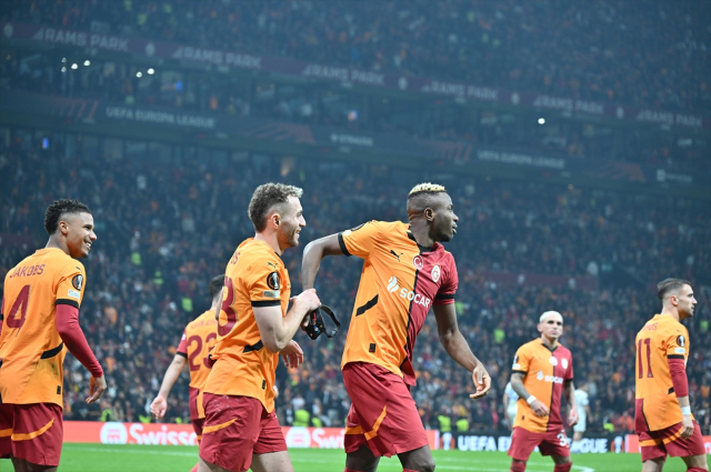 Galatasaray, konuk ettiği Dinamo Kiev ile 3-3 berabere kaldı