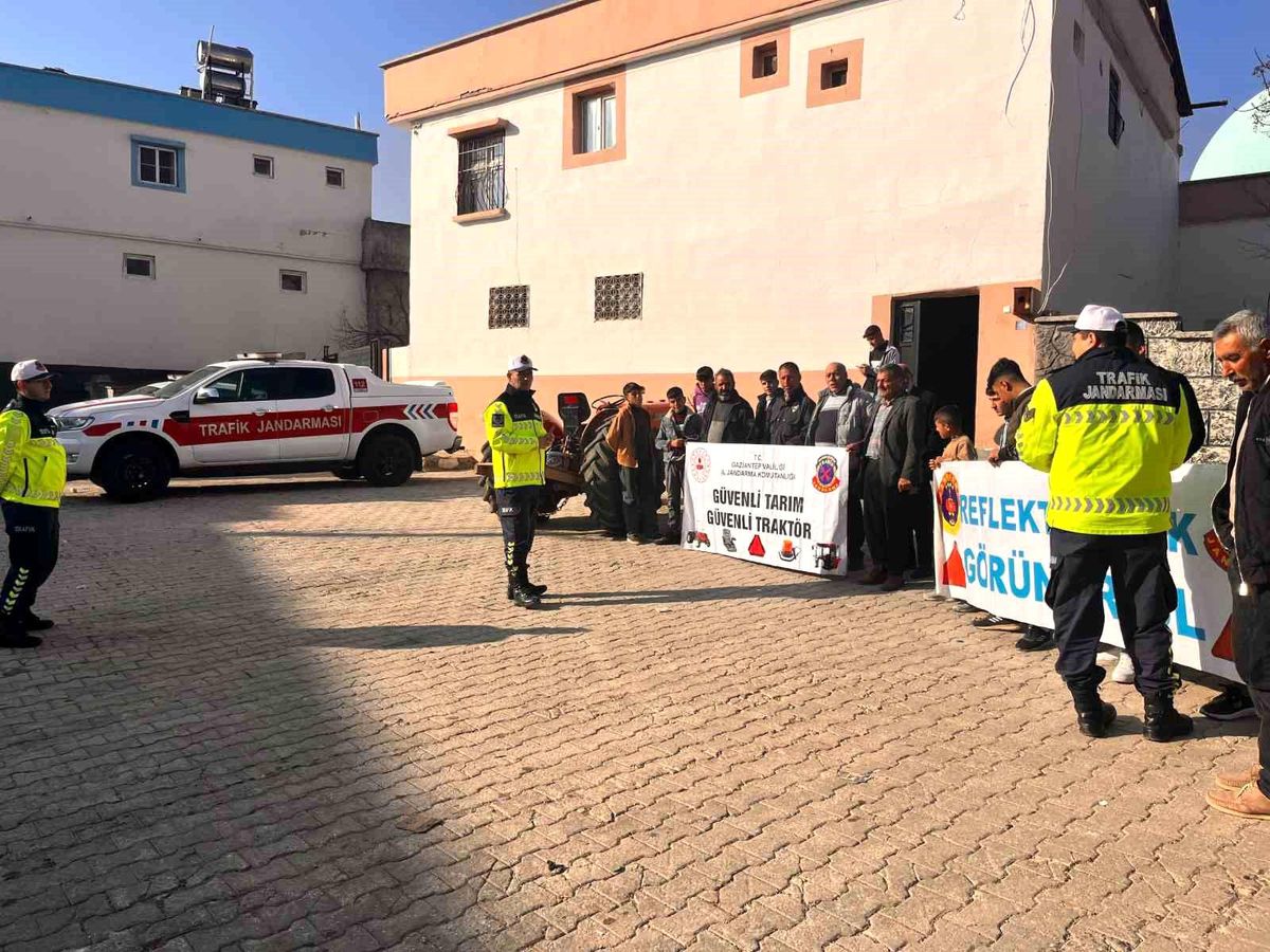 Gaziantep\'te Traktör Sürücülerine Güvenlik Eğitimi