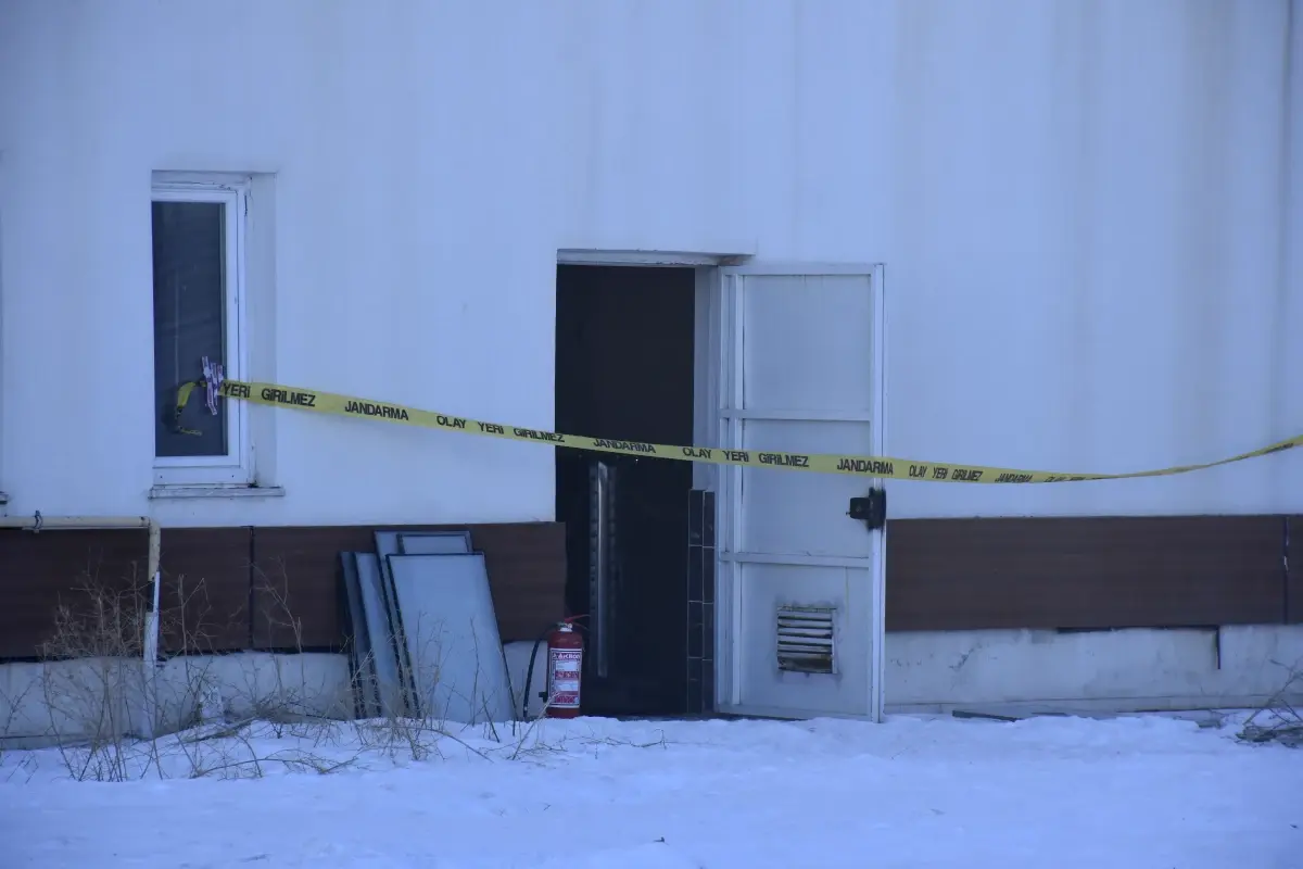 Sivas\'taki Kayak Otelinde Patlama: Gaz Sıkışması İhtimali Üzerinde Duruluyor