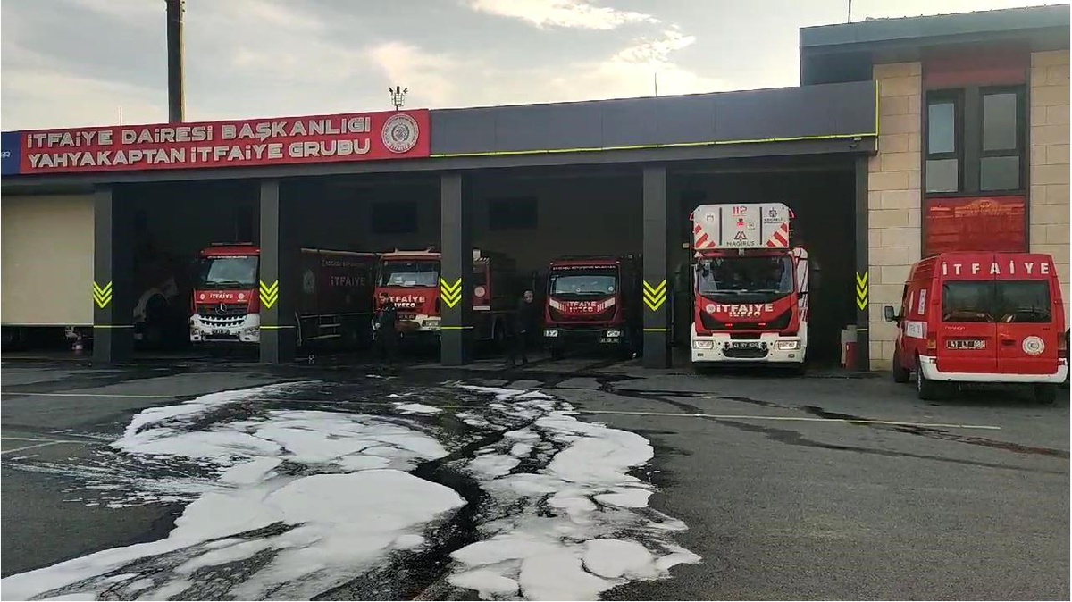 Kocaeli İtfaiyesi Bolu\'daki Otel Yangınına Müdahale Etti
