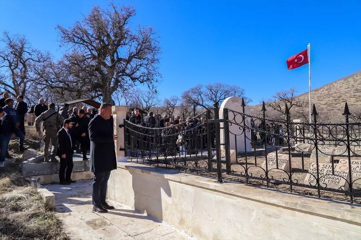 Mardin\'in Savur İlçesinde 31 Yıl Sonra PKK Saldırısında Şehit Düşenler Anıldı