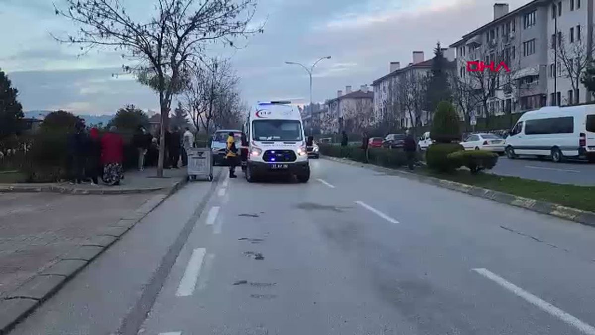 Düzce\'de Minibüs Park Ederken Kalp Krizi Geçiren Şahıs Hayatını Kaybetti