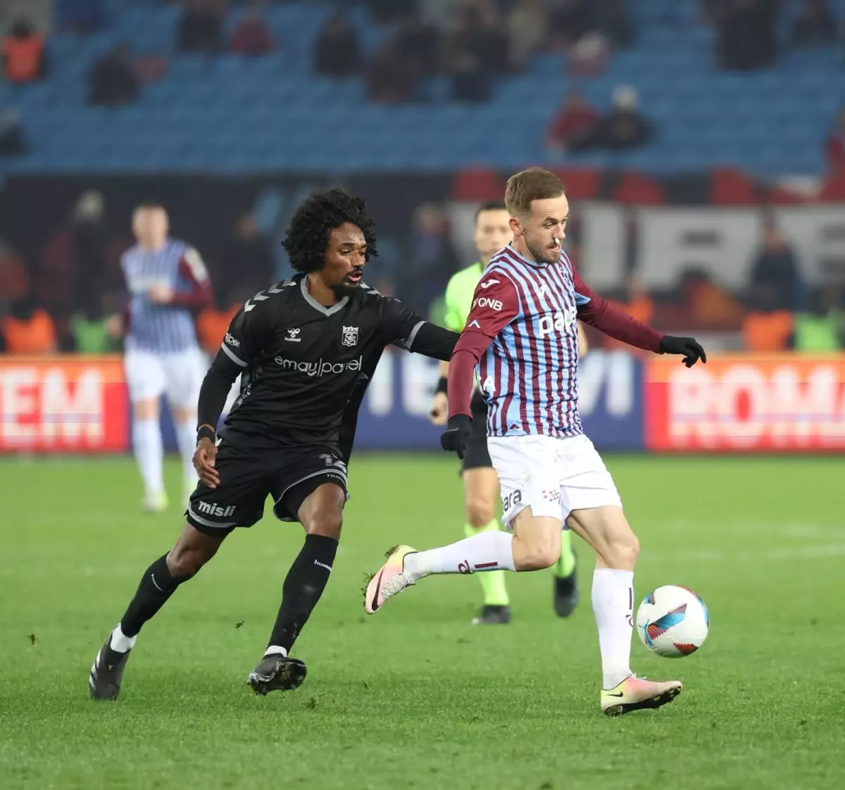 Trabzonspor, Sivasspor\'u 4-0 ile Geçti