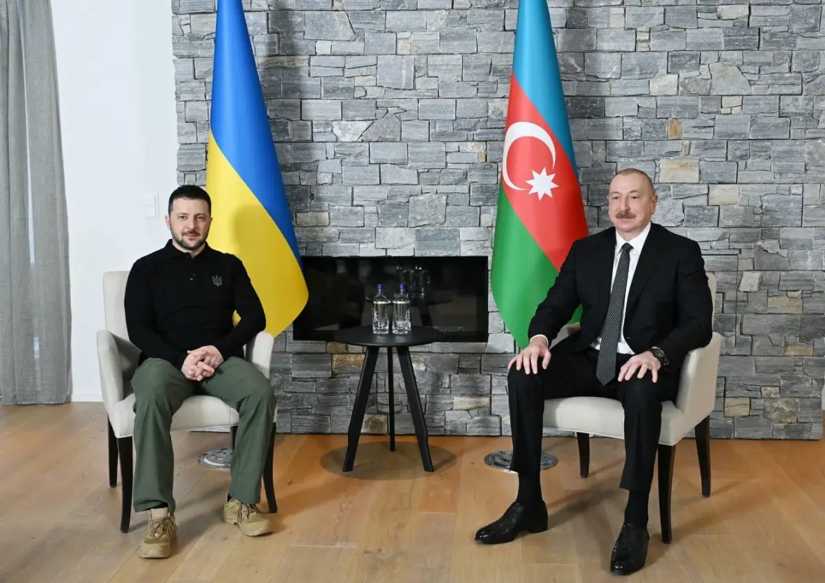 Aliyev ve Zelenskiy Davos\'ta Buluştu