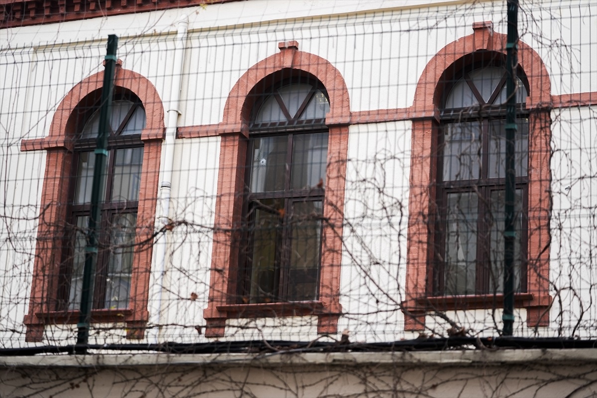Bakırköy\'de Özel Lise Mermili Saldırıya Uğradı