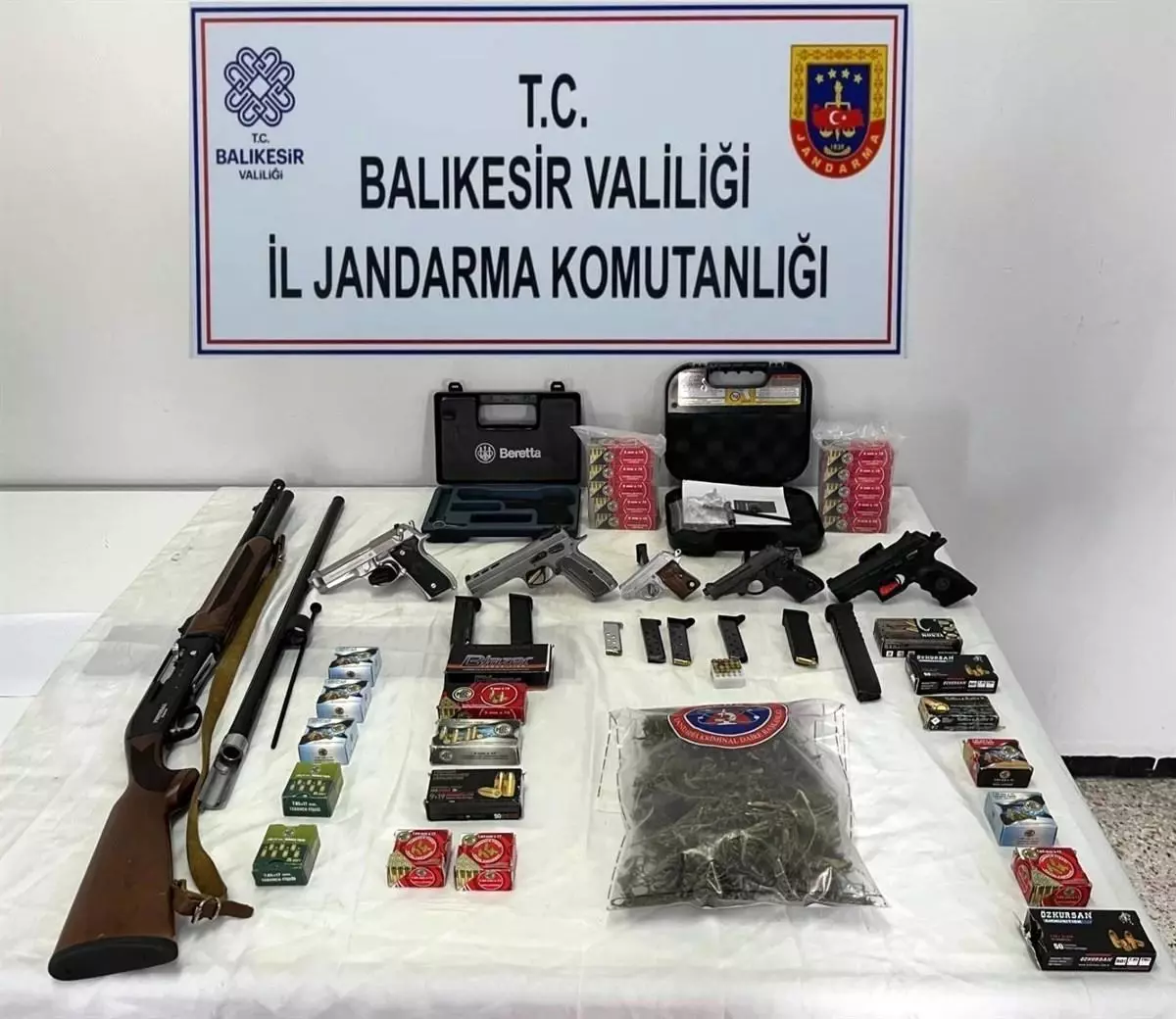 Balıkesir\'de Silah Ticareti Operasyonu