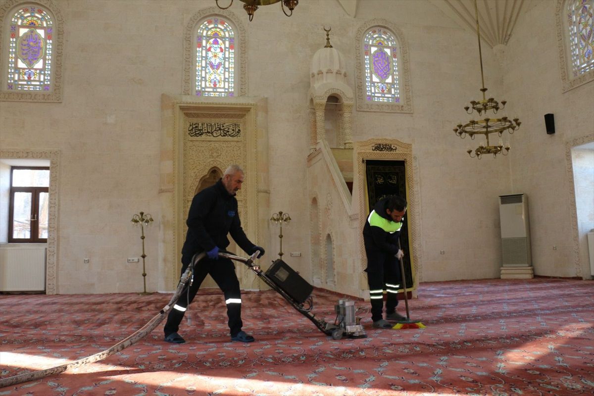 Batman\'da İbadethanelere Temizlik
