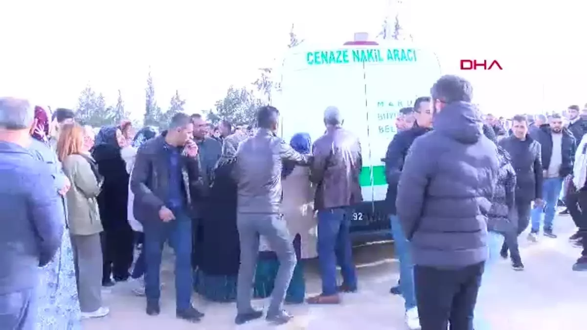 Bolu\'daki Yangında Hayatını Kaybeden Dilara Ermanoğlu Mardin\'de Defnedildi