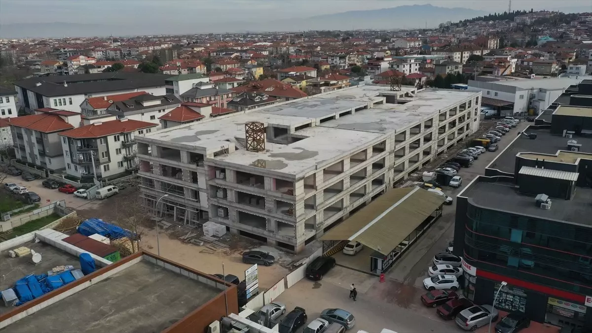 Sakarya\'da Katlı Otopark İnşaatı Hızla Devam Ediyor