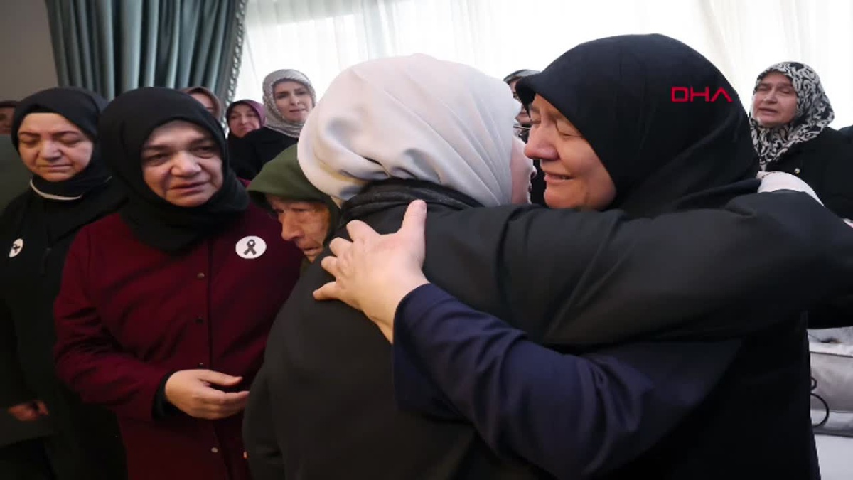 Cumhurbaşkanı Erdoğan, Bolu\'daki otel yangınında hayatını kaybeden Gültekin ailesinin evine taziye ziyaretinde bulundu