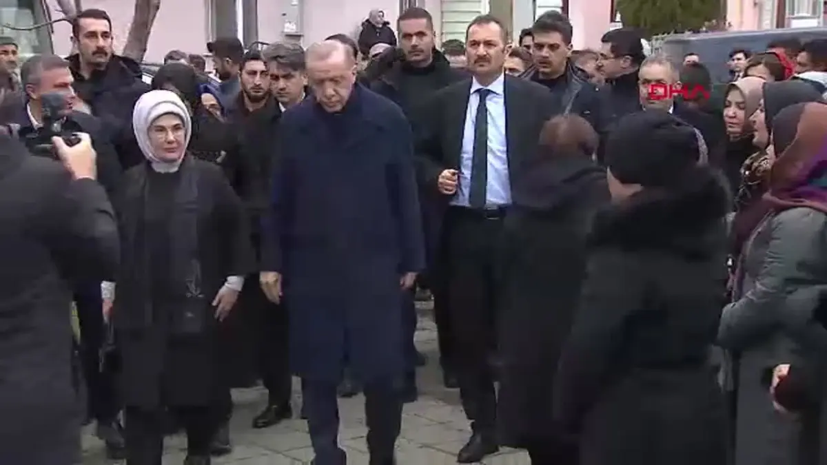 Cumhurbaşkanı Erdoğan ve eşi Emine Erdoğan, Kartalkaya yangınında hayatını kaybeden Gültekin ailesinin cenaze törenine katıldı