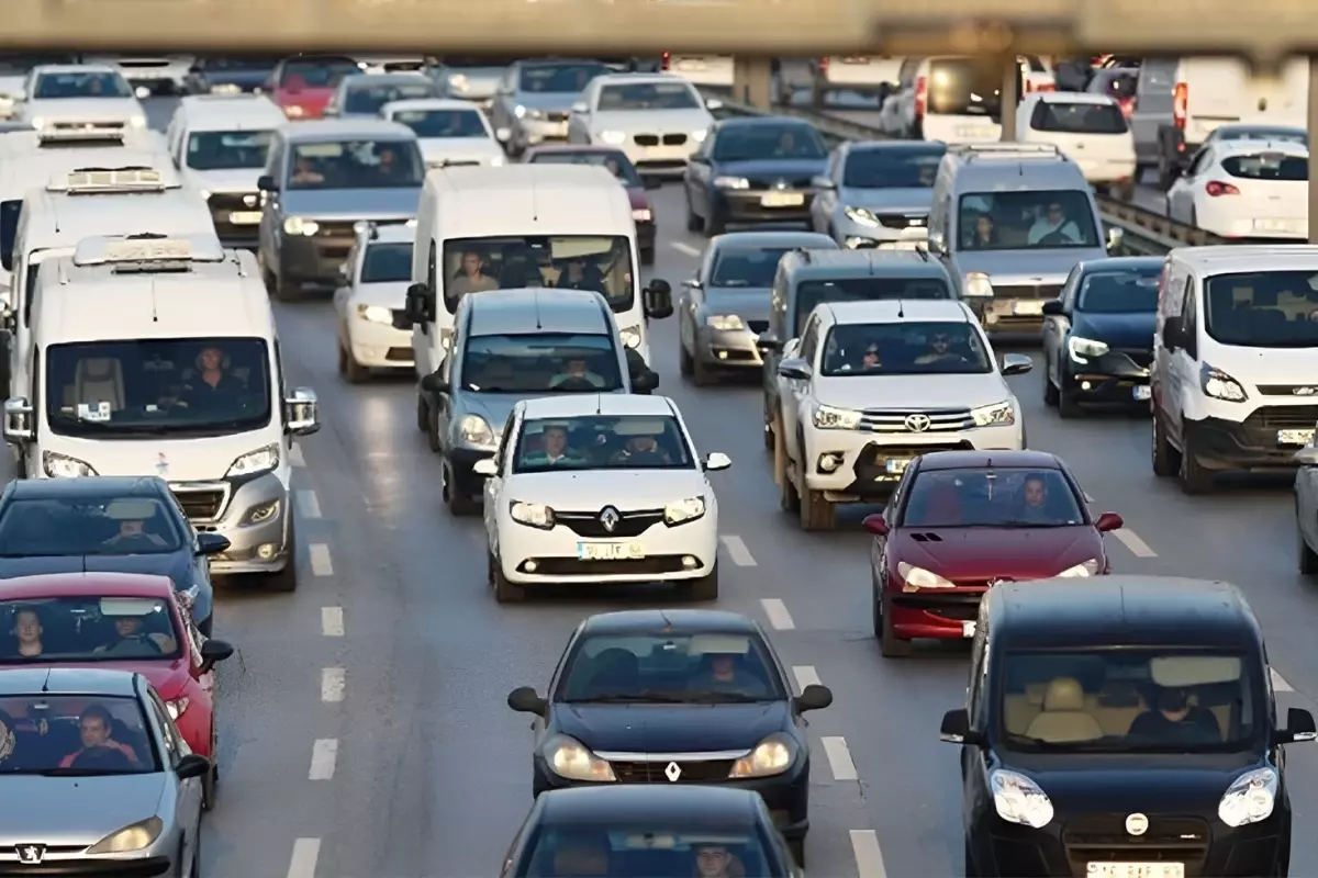 Gelir İdaresi\'nden sürücülere uyarı: Sakın geçe bırakmayın