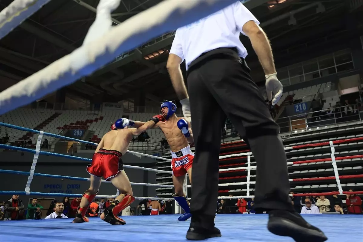 Türkiye Kick Boks Şampiyonası Antalya\'da Başladı