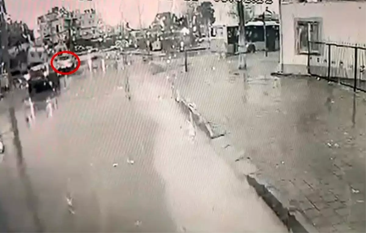 Antalya\'da Gübre Yüklü Kamyonun Çarpması Sonucu Bir Kadın Hayatını Kaybetti