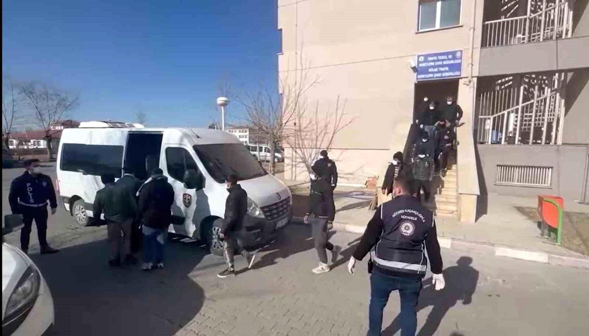 Iğdır\'da Göçmen Kaçakçılığı Operasyonu