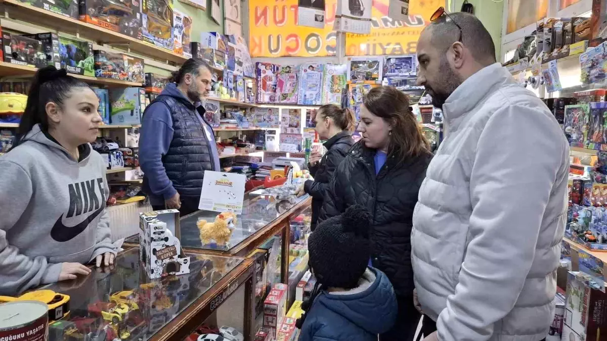 Eskişehir\'de Karnelerle Oyuncak Alışverişi Yoğunlaştı