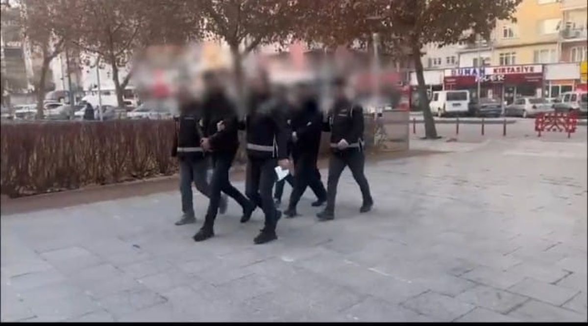 Kırşehir\'de Kaçak Silah Ticareti Operasyonu: 2 Tutuklu