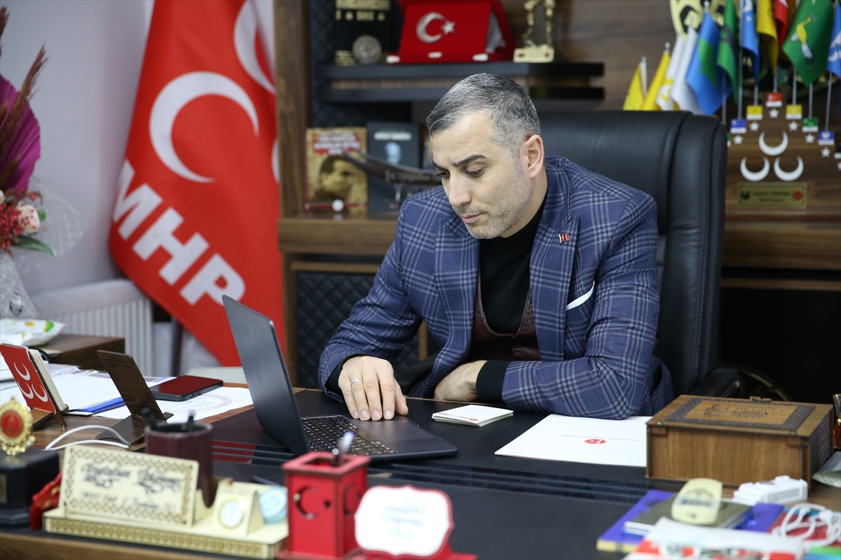 MHP\'li Tükenmez \'Yılın Kareleri\' Oylamasına Katıldı