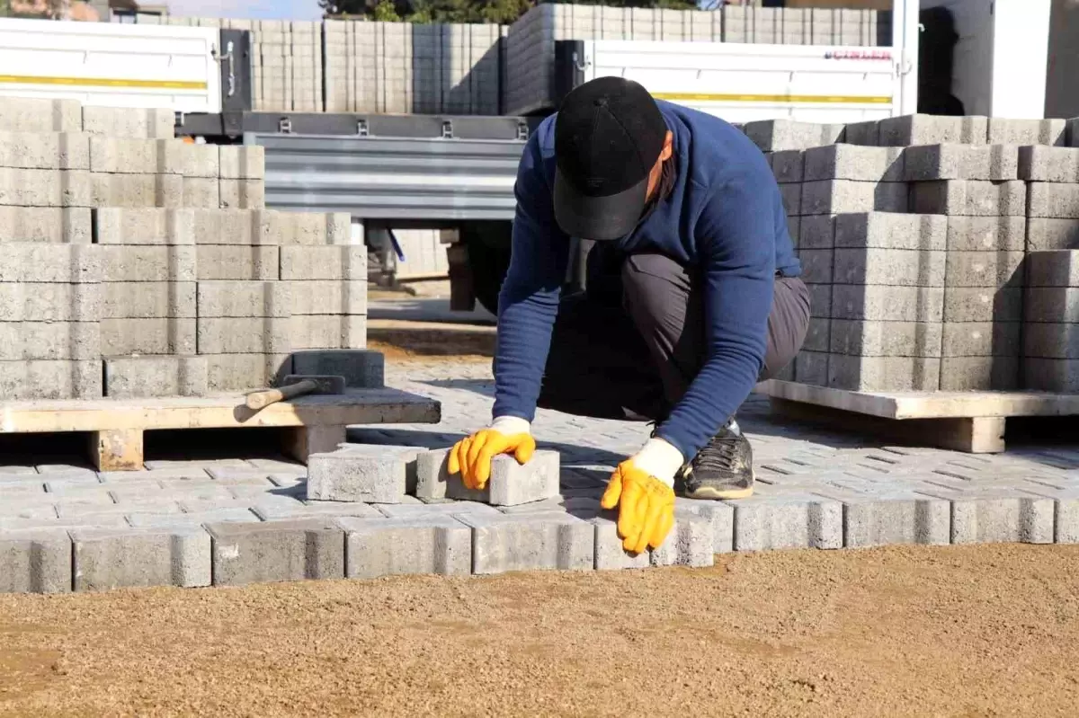 Nazilli Belediyesi Yol Yenileme Çalışmalarına Devam Ediyor