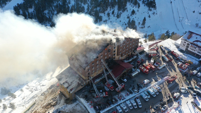 Otel yangınına ilişkin soruşturmada Bolu Belediye Başkan Yardımcısı ve İtfaiye Müdür Vekili gözaltına alındı