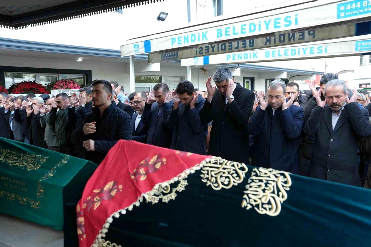 Bolu\'daki Otel Yangınında Hayatını Kaybedenler İçin Cenaze Töreni Düzenlendi