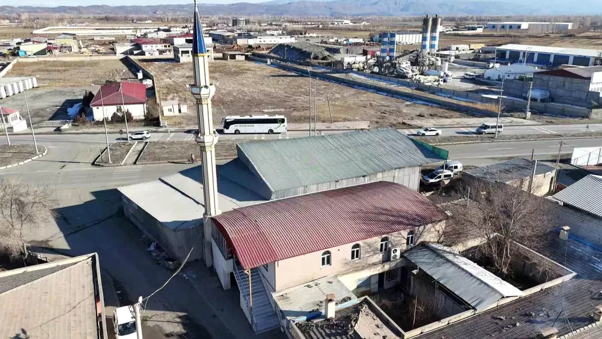 Iğdır\'da Camii İcraya Çıkarıldı