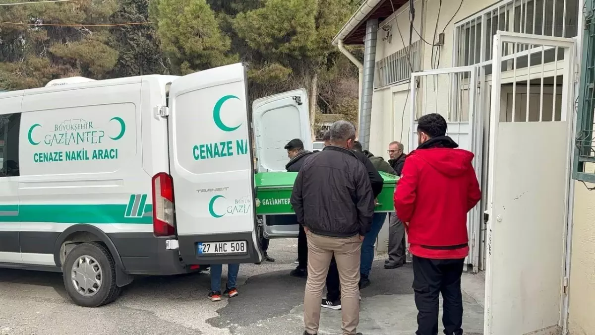 Gaziantep\'te Bıçaklama Olayı: Genç Hayatını Kaybetti