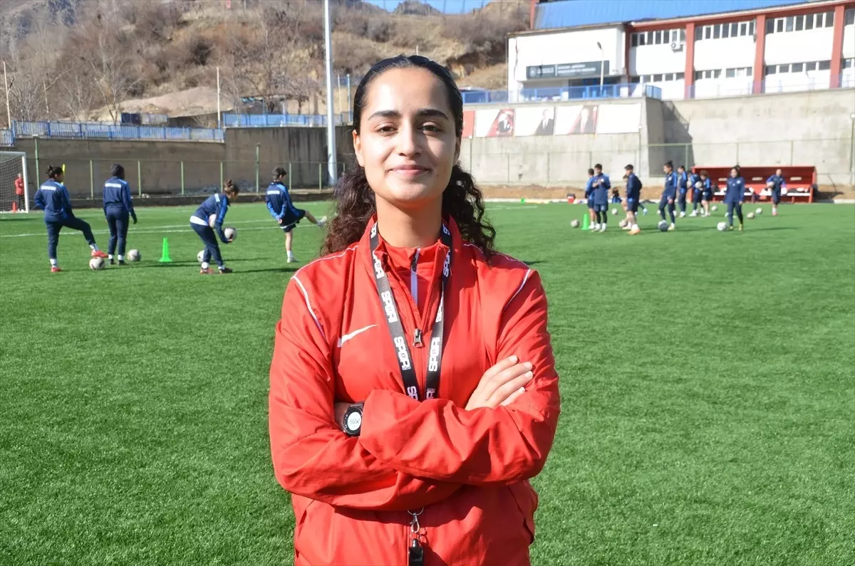 Yüksekova Spor Kadın Futbol Takımı Şampiyonluk Peşinde