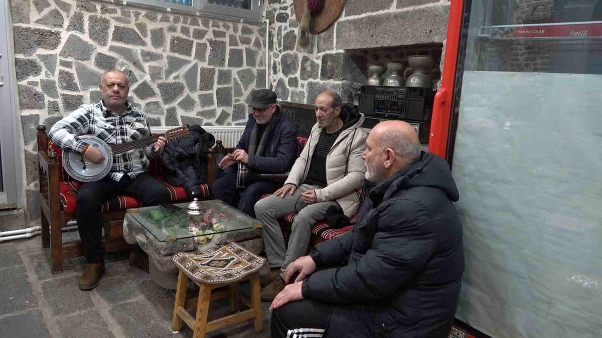 Diyarbakır\'da Türkülerle Kültür Yaşatılıyor
