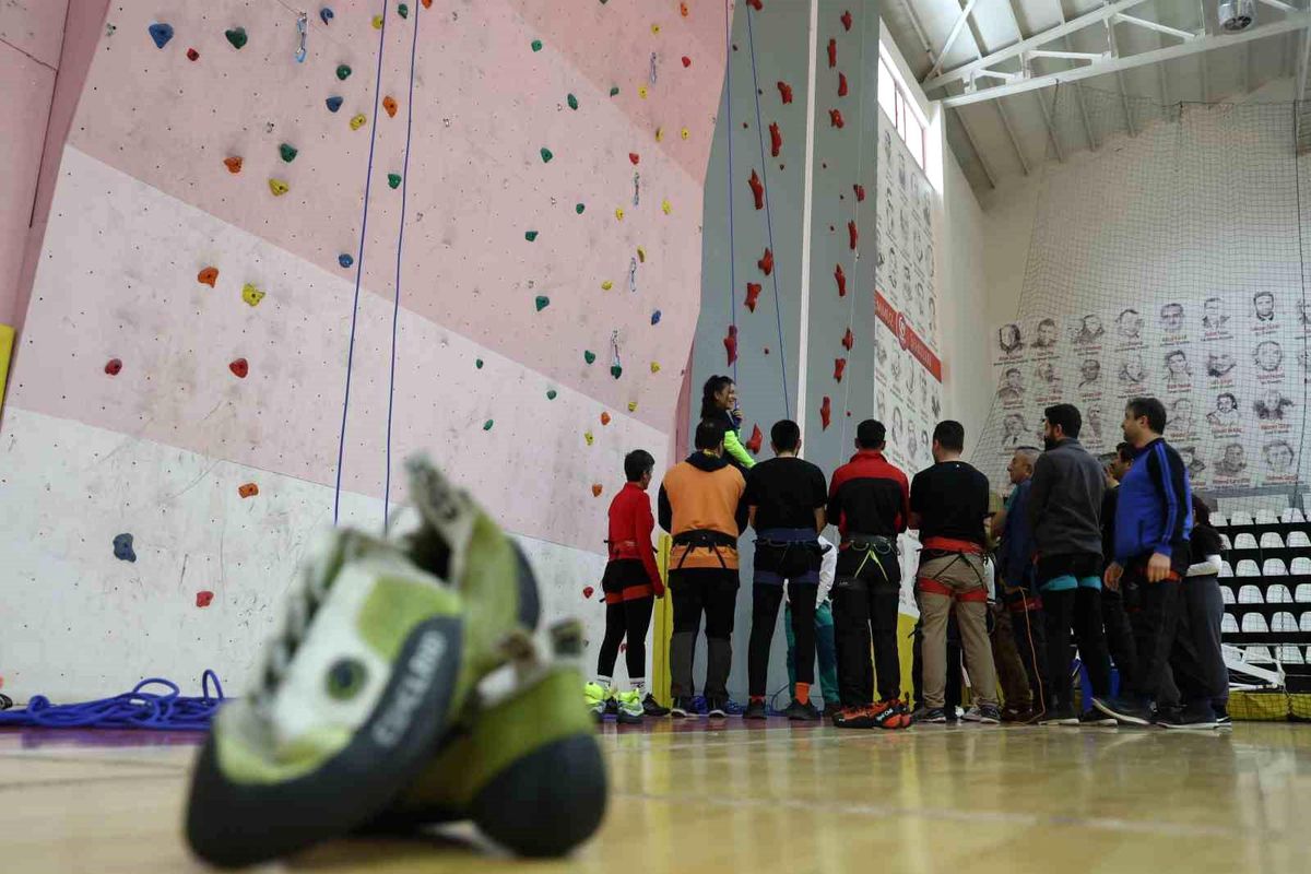 Elazığ tarihinde bir ilk: Türkiye\'nin dört bir yanından sporcular Elazığ\'da buluştu