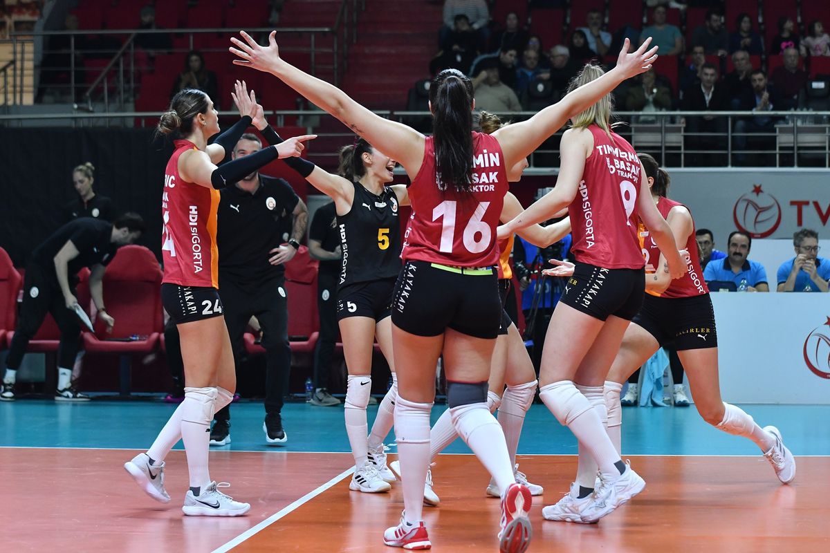 Galatasaray Daikin, Olympiakos\'u Maglup Ederek Yarı Finale Yükseldi