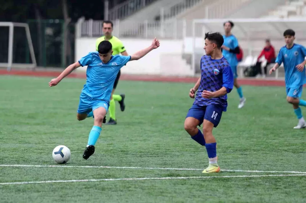 Gemlik Belediyespor U16 Takımı, Hakem Kararlarına Tepki Gösterdi