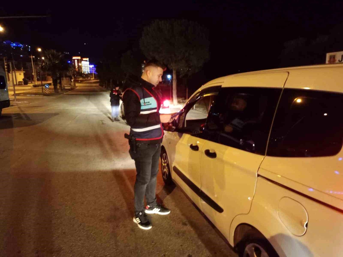 Aydın\'da Günübirlik Kiralama Denetimi: 8 Şüpheli Yakalandı