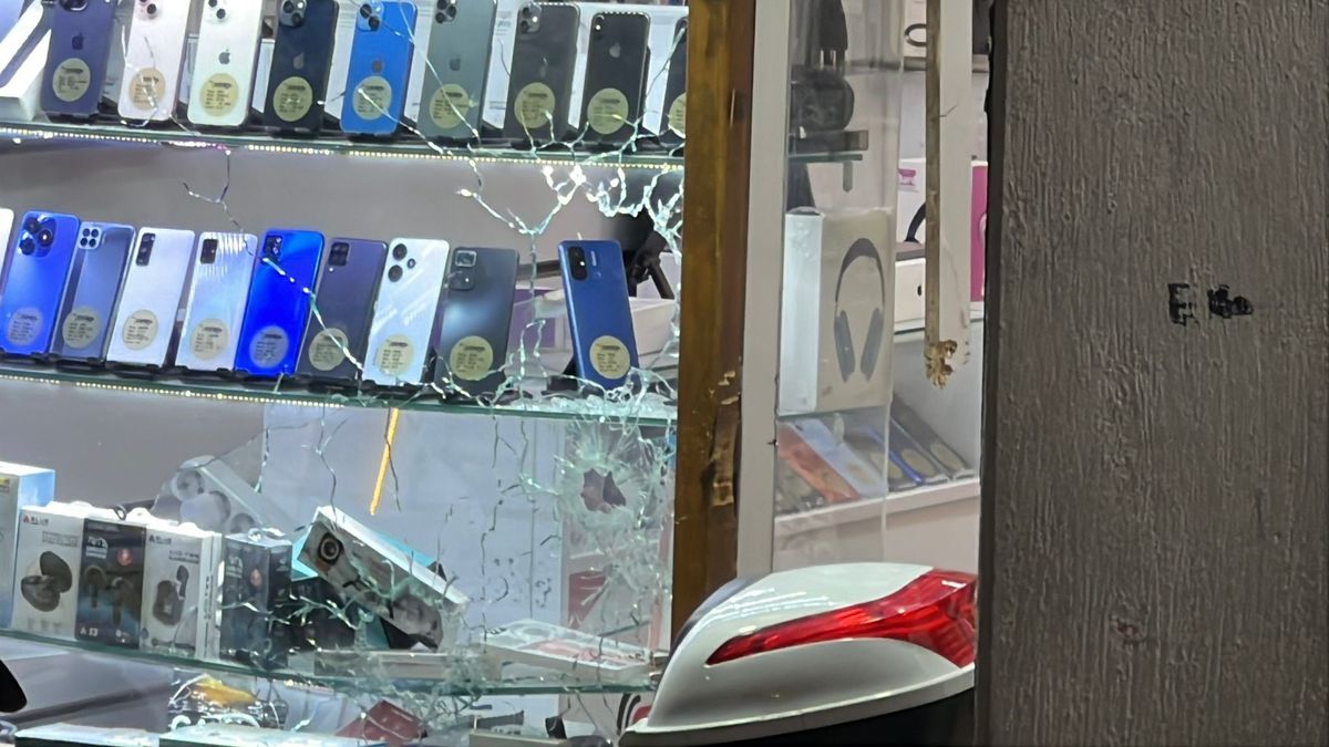 Kahramanmaraş\'ta telefon kılıfını beğenmeyen şahıs dükkana ateş açtı: 2 yaralı