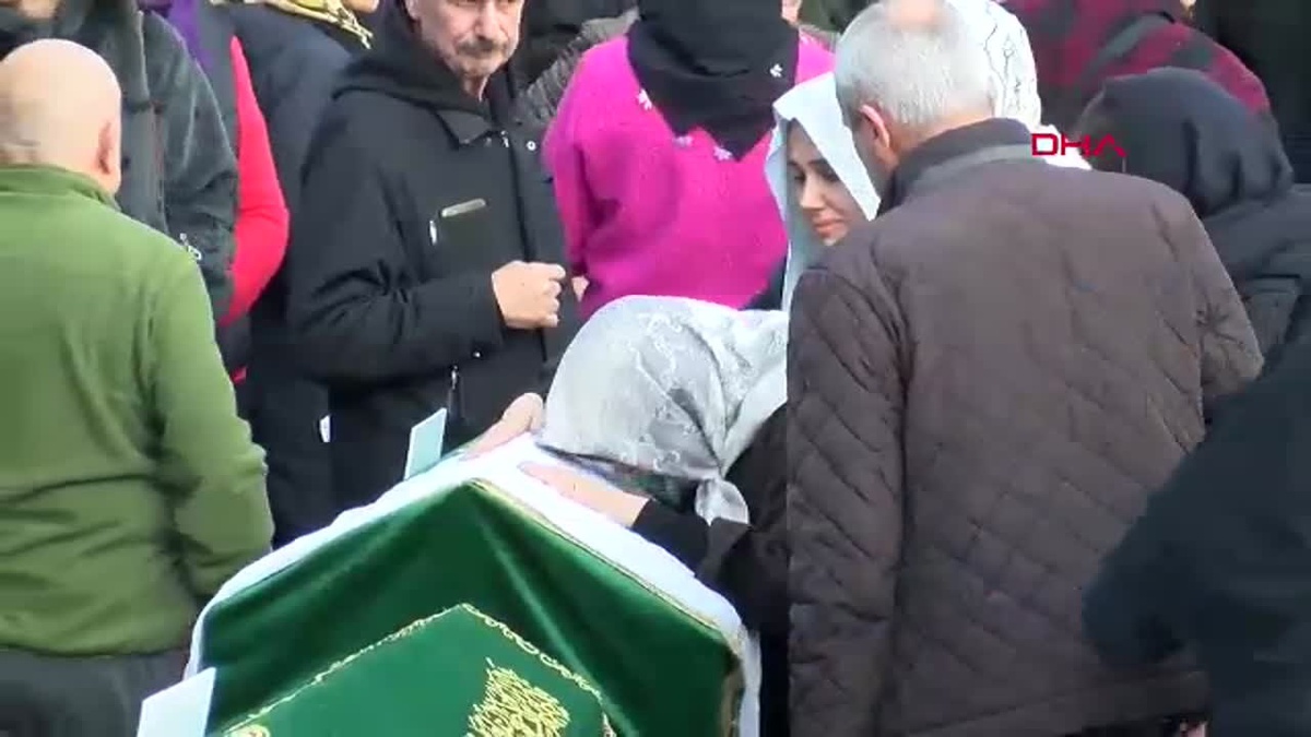 Kartalkaya\'da otel yangınında hayatını kaybeden Tüzgiray ailesi için cenaze töreni düzenlendi