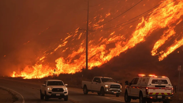 Los Angeles'ta yeniden yangın çıktı! 30 binden fazla kişi için tahliye emri