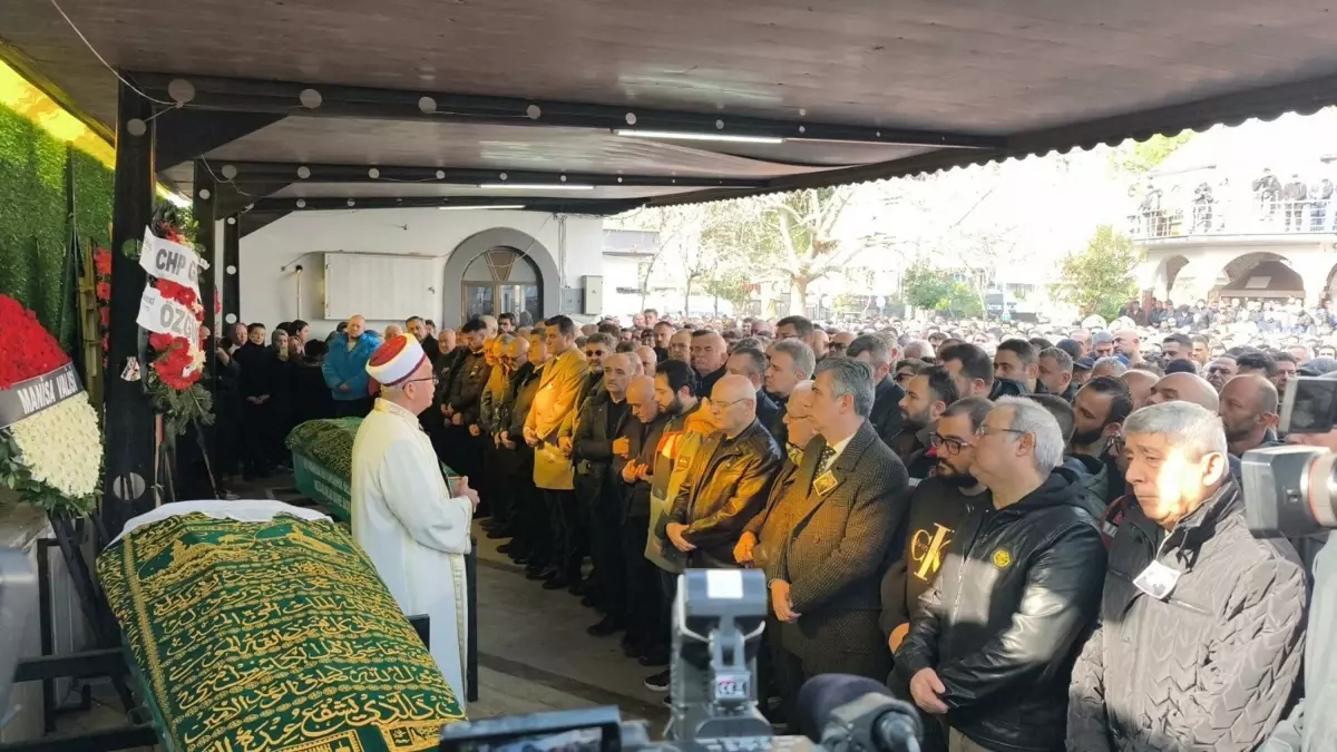 Bolu Yangınında Hayatını Kaybeden Anne ve Kızın Cenazesi Toprağa Verildi