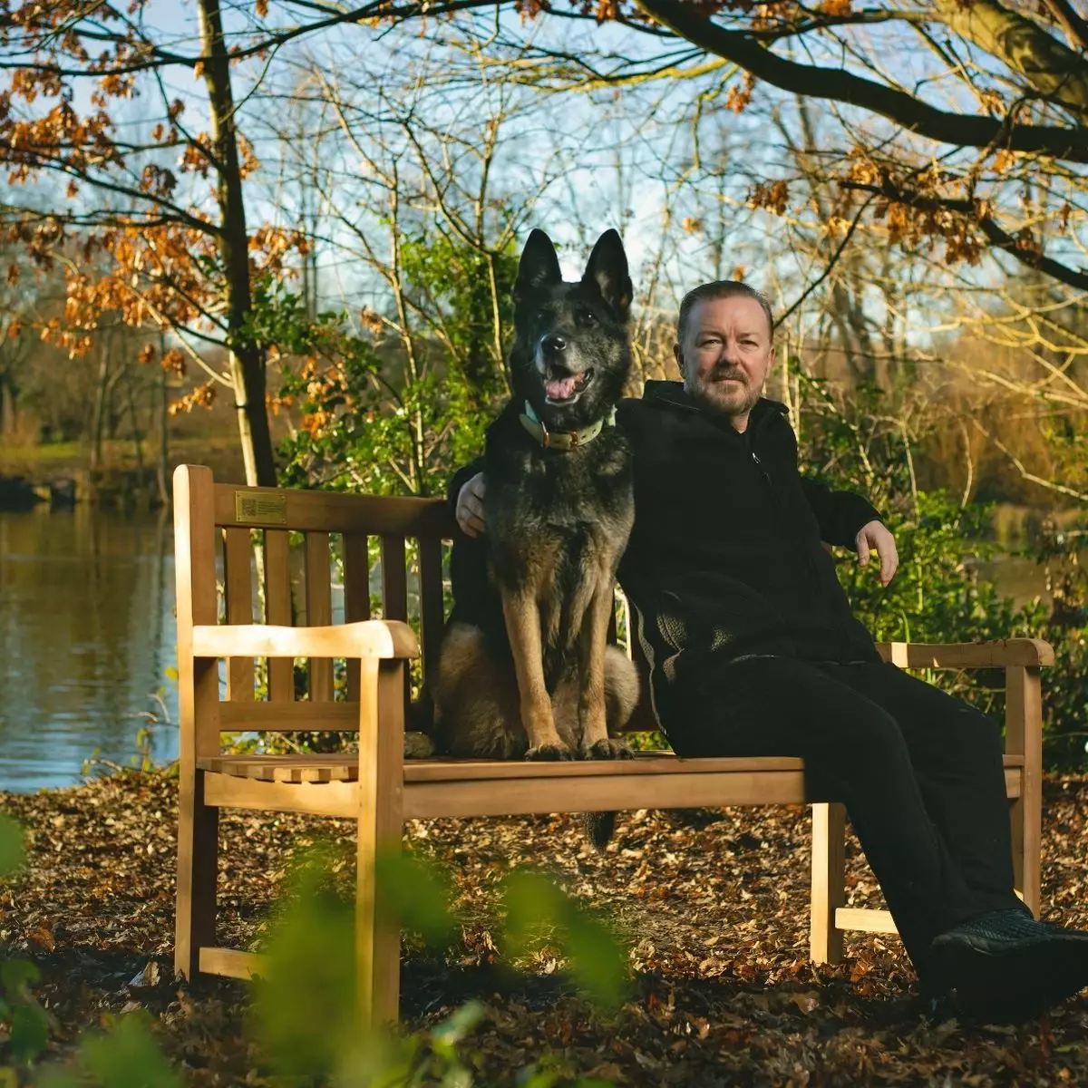 Ricky Gervais, After Life Dizisindeki Köpeğinin Ölümünü Duyurdu