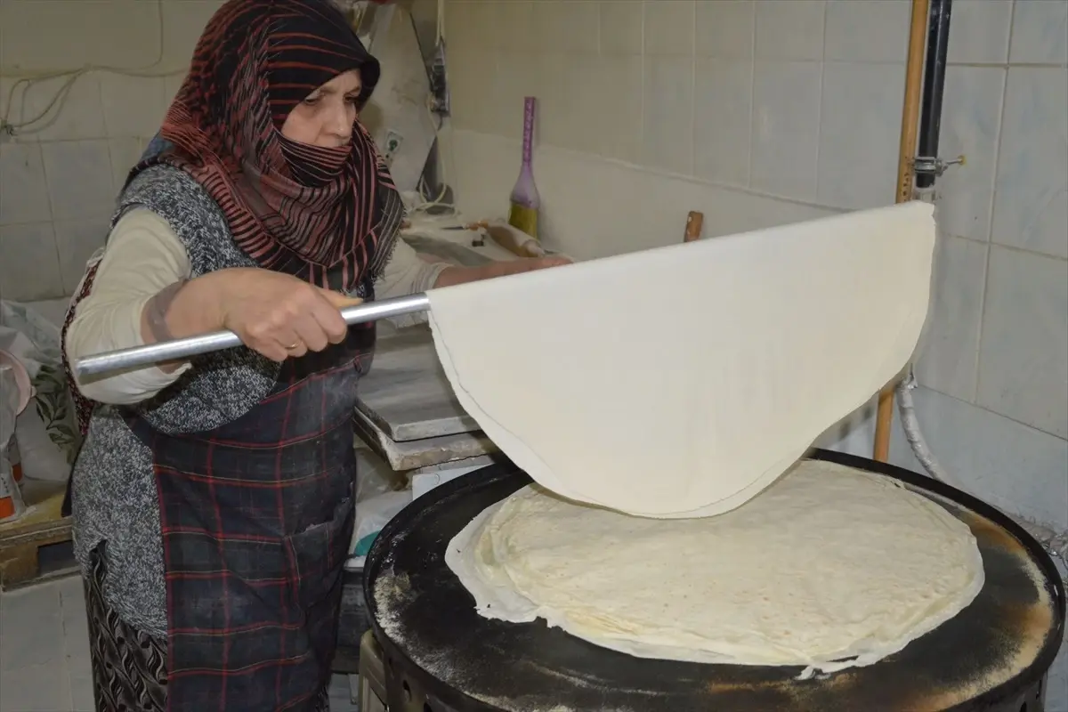 Kışın Vazgeçilmezi: Tirit Yufkasına Talep Artıyor