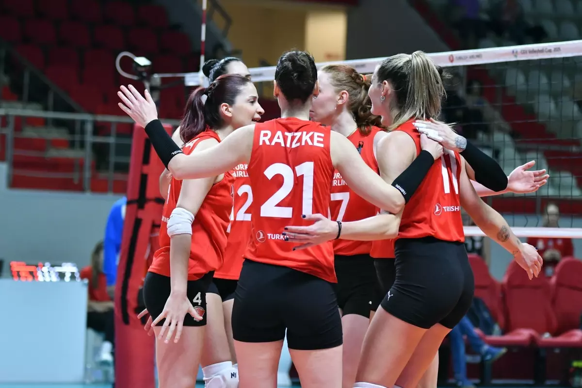 Türk Hava Yolları Kadın Voleybol Takımı Çeyrek Finale Yükseldi