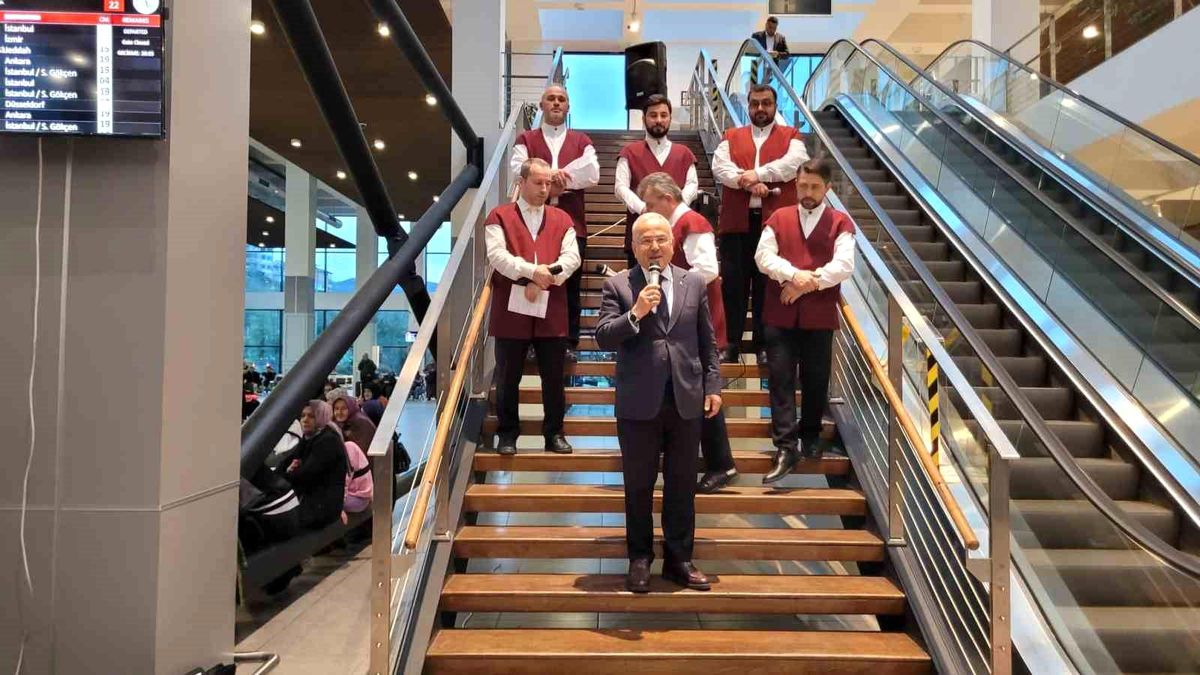 Ordu\'dan Umreye Giden 213 Kişi Dualarla Uğurlandı