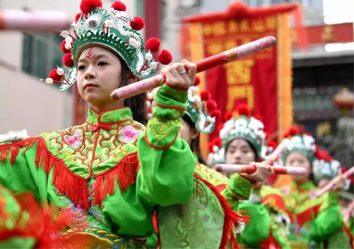 Guangdong\'da Xiaonian Festivali Kutlandı