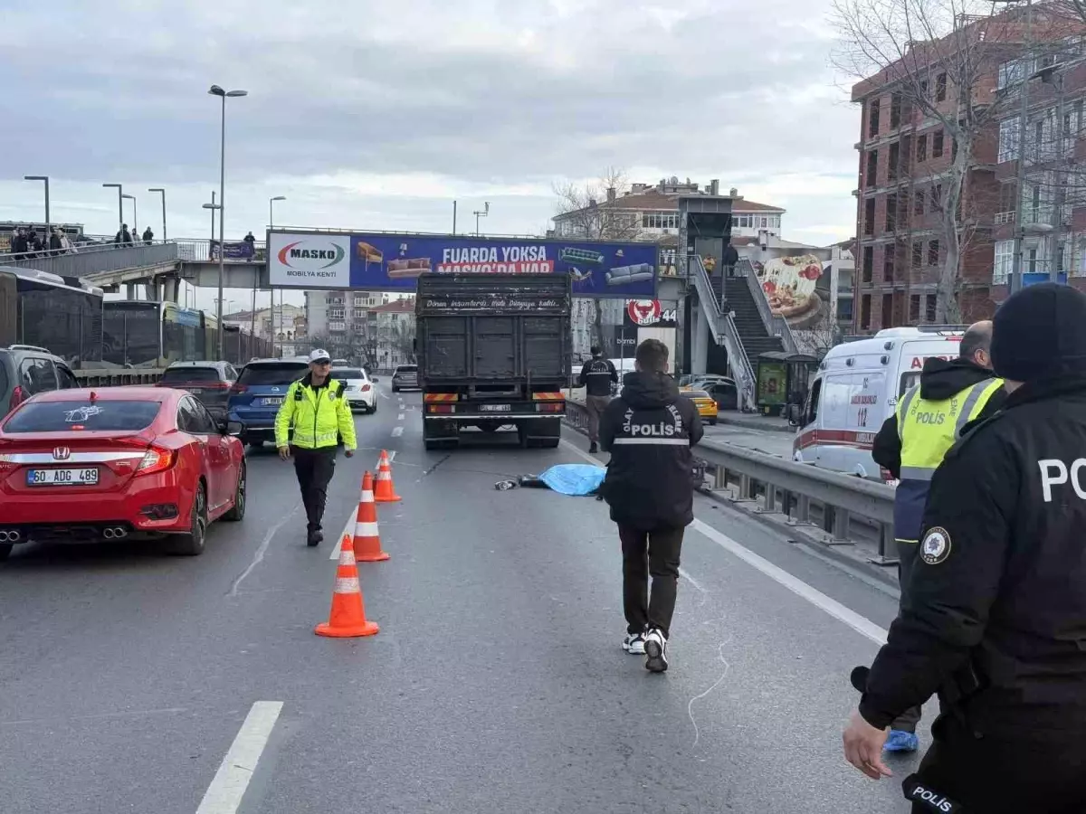 İstanbul\'da Motosiklet Kazası: Sürücü Hayatını Kaybetti